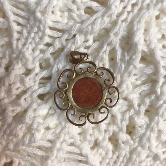 Vintage Asian Carved Green Jade Setting on Gold Tone Pendant for Necklace - Picture 6 of 6